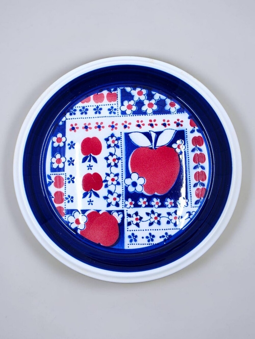 Mikasa Macintosh Pattern Salad Plate Calico Collection Glazed Ceramic Dinnerware